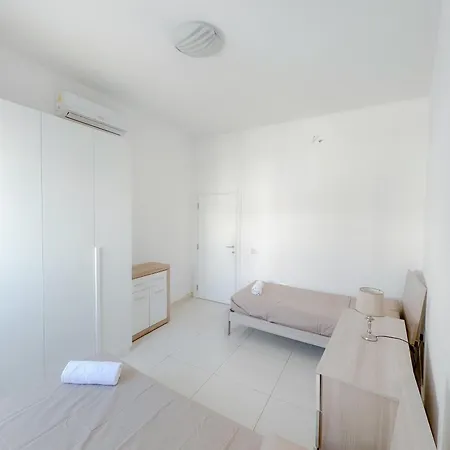 Lovely Flat Close To St Julians With 6 Beds In 3 For 8 People Apartament Is-Swieqi