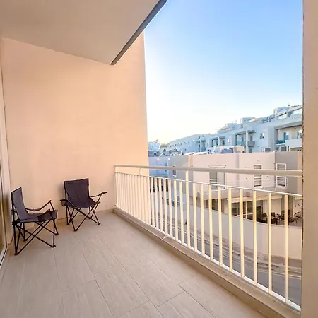 Lägenhet Lovely Flat Close To St Julians With 6 Beds In 3 For 8 People
