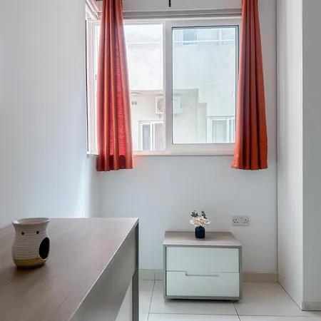 Апартаменты Lovely Flat Close To St Julians With 6 Beds In 3 For 8 People Is-Swieqi